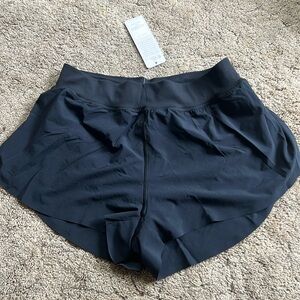 BNWT women’s CRZ YOGA high waisted dolphin cut shorts size XL